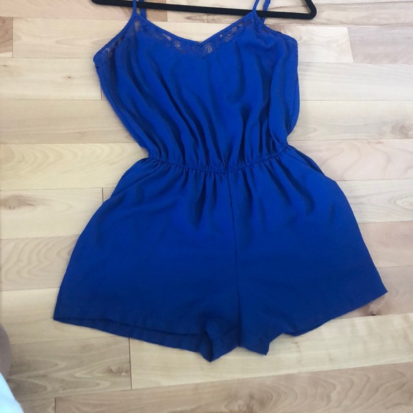 blue romper with lace details - Picture 3 of 3